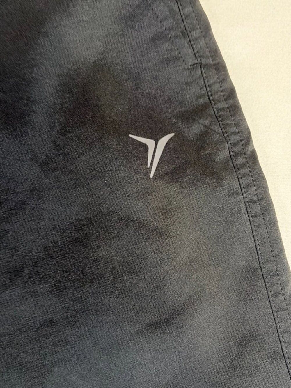 NWOT Old Navy Active At The Knee Shorts Men's 30 Black - Picture 3 of 7
